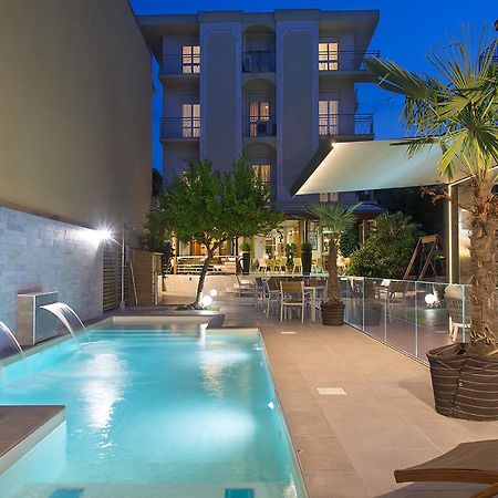 Hotel Olimpia Bellaria-Igea Marina Bagian luar foto