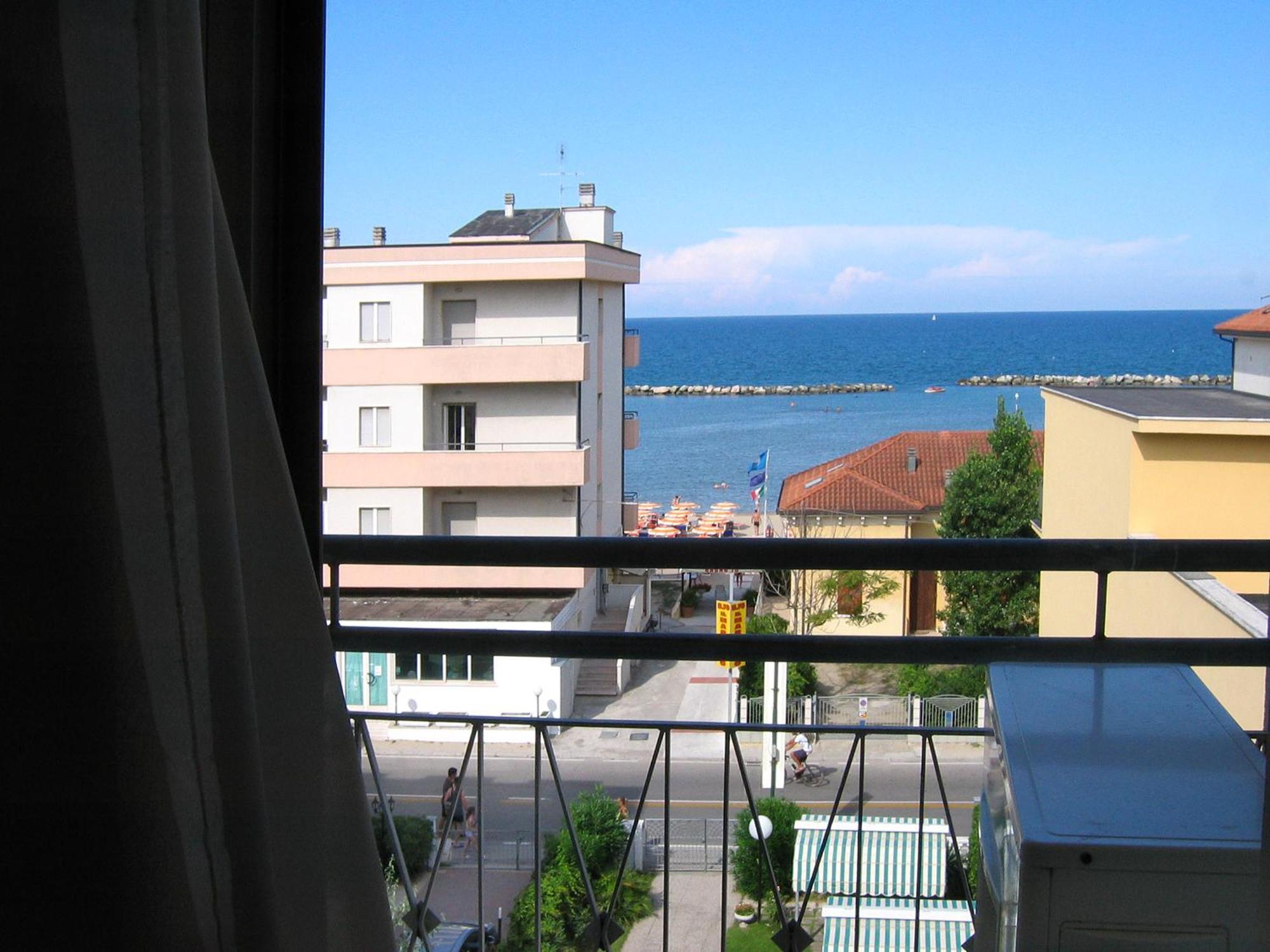Hotel Olimpia Bellaria-Igea Marina Bagian luar foto