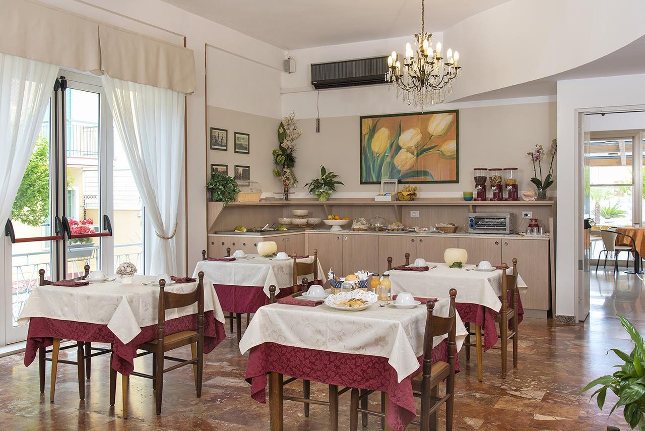Hotel Olimpia Bellaria-Igea Marina Bagian luar foto